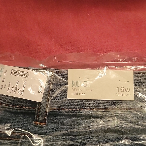4 pairs of maurices pants. - Picture 5 of 10